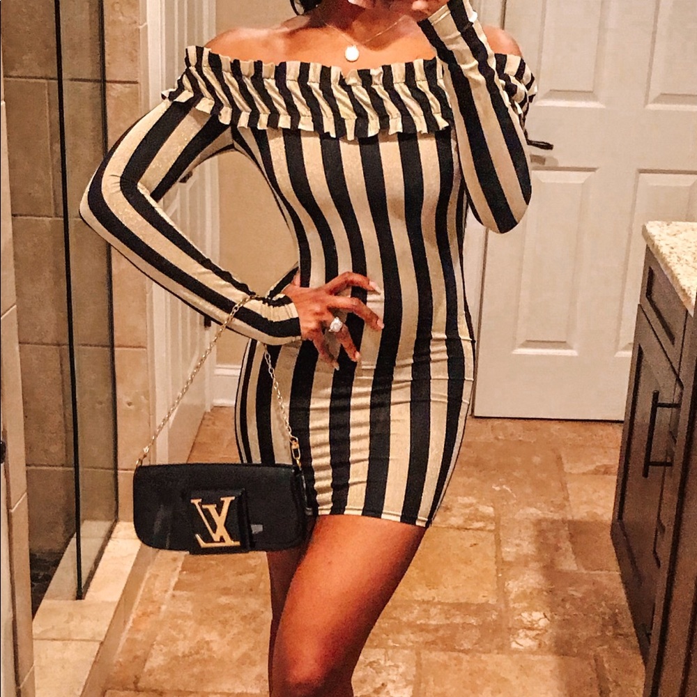 Ruffle top mini dress black and gold